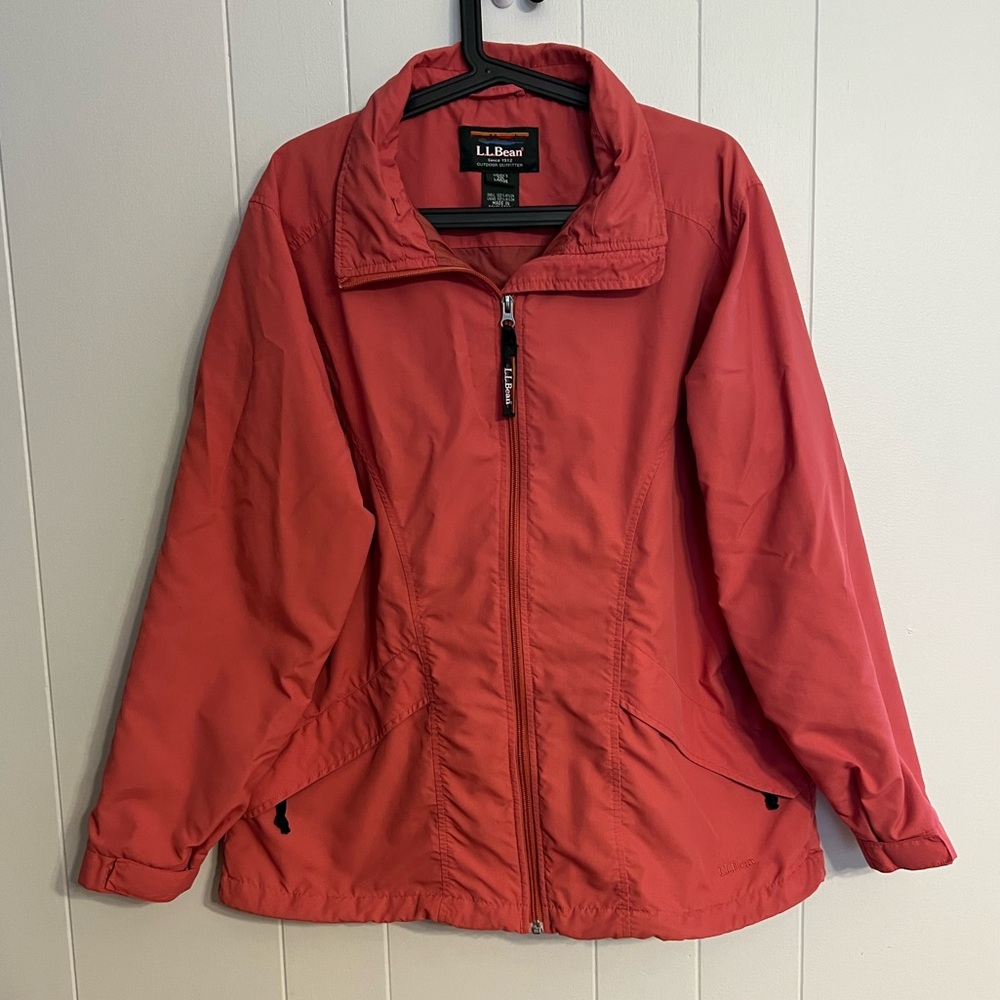 L.L. Bean windbreaker size L